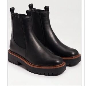 Women's Chelsea waterproof lug sole boot Steve Madden Laguna size 8 black